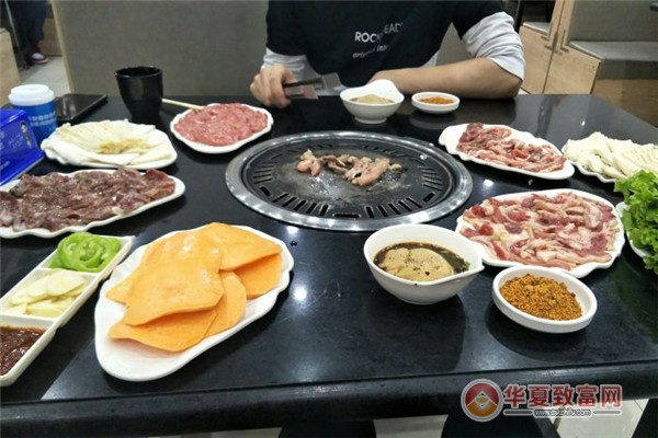 猫记海鲜烤肉店加盟